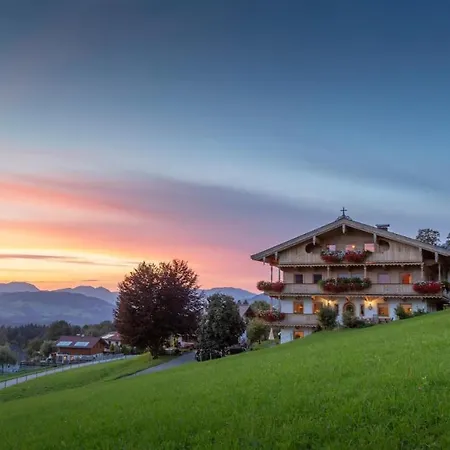 Bauernhof Glanzern Farm stay *